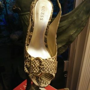 Womens sandals seize 8